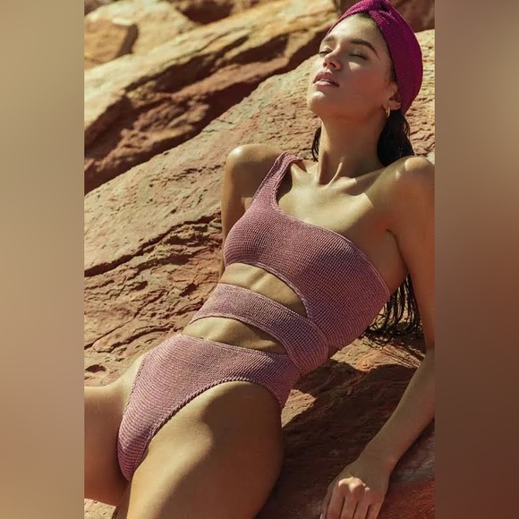 Bond-Eye Rico One-Piece Swimsuit in Blush Lurex OS NWT - Picture 6 of 7